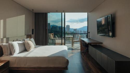 Los Naranjos Apartment | Relax at Kiin Living - Adults Only with Private Pool & Hot Tub