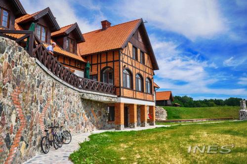 Jeziorany Hotel | Discover Kikity Siedlisko: Family-Friendly Retreat & Pool
