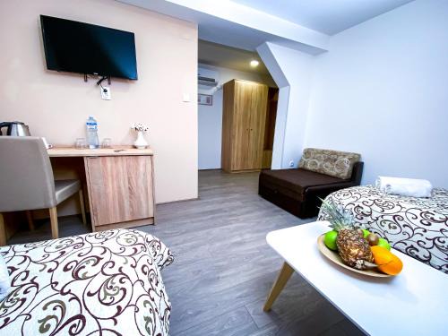 Zrenjanin Apartment | Top-Rated Kiko Apartmani with Breakfast and Hot Tub Amenities