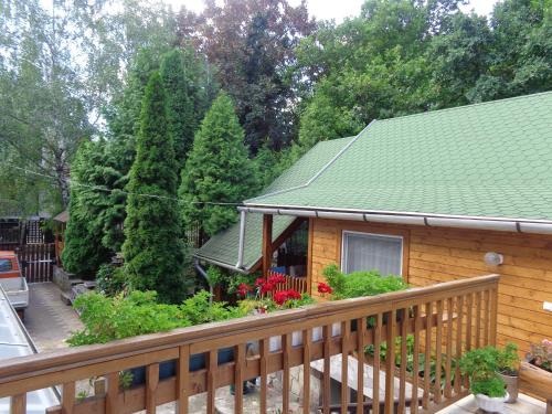 Matrafured Apartment | Pet-Friendly Retreat at Kilátó úti Vendégház - Rated 8.9/10