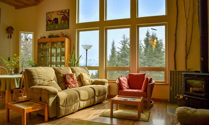 Fritz Creek Condo | Explore Kilcher Family Historic Homestead - Adventure Awaits