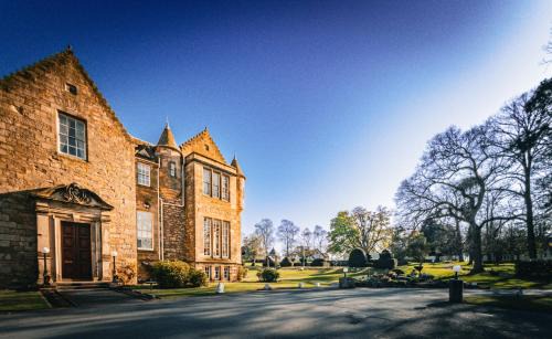Pittenweem Bed & Breakfast | Enchanting Kilconquhar Castle Estate with Pool & Pet-Friendly
