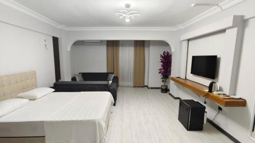 Karaburun Koyu Hotel | Charming KILIÇ MOTEL: Oceanfront Stay with Pet-Friendly Perks