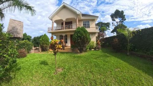 Moshi Hotel | Inviting Kilimanjaro Accommodation with Oceanfront Views