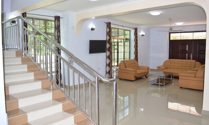 Marangu Hotel | Relaxing Kilimanjaro Resort with Pool and Breakfast Options