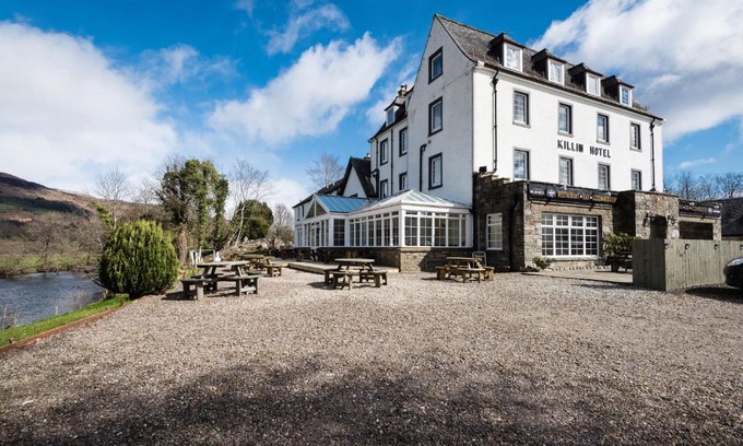 Killin Hotel | Inviting Killin Hotel: Pet-Friendly Retreat with Hot Tub