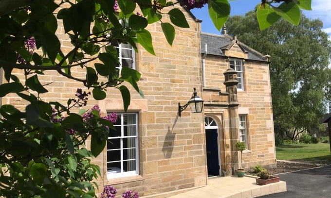 Elgin House | Exceptional Kilmorie House: Rated 9.8, Family-Friendly Stay