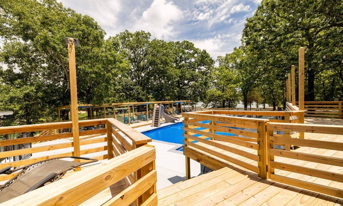 Kimberling City Hotel | Relaxing Kimberling Cove C4 with Pool & Family Amenities