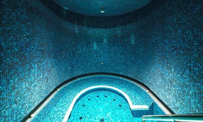 Orszagut Hotel | Elegant Kimpton BEM Budapest: Spa, Restaurant & Hot Tub
