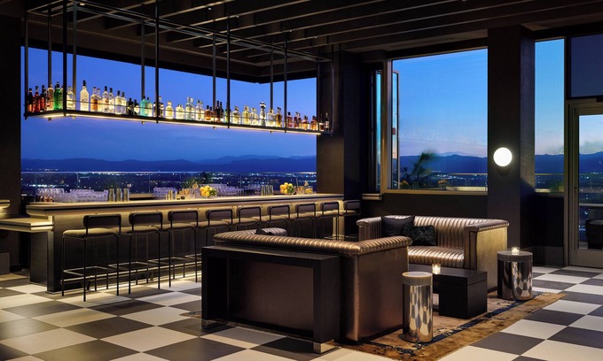 Southmoor Park Hotel | Discover Kimpton Claret Hotel: 4-Star Comfort Awaits