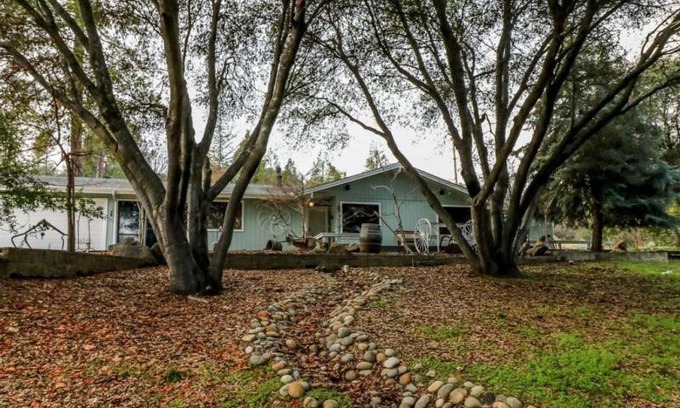 Yosemite Forks House | Exceptional Kin House Guest Suite - Family-Friendly Retreat