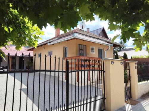 Tiszakecske Apartment | Kincsem Vendégház