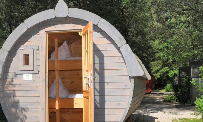 Pleinfeld Cabin | Kinderfass - Waldcamping Brombach