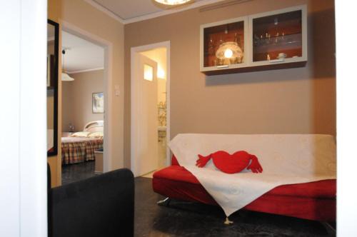 Agii Apostoli Apartment | Pet-Friendly Kinetta Apartments with Oceanfront Views