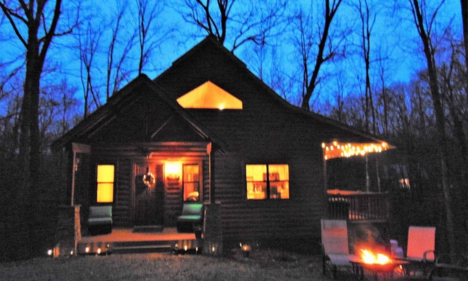 Sautee Nacoochee Cabin | Unwind in Comfort: Hot Tubs, Firepit & Pet-Friendly Stay