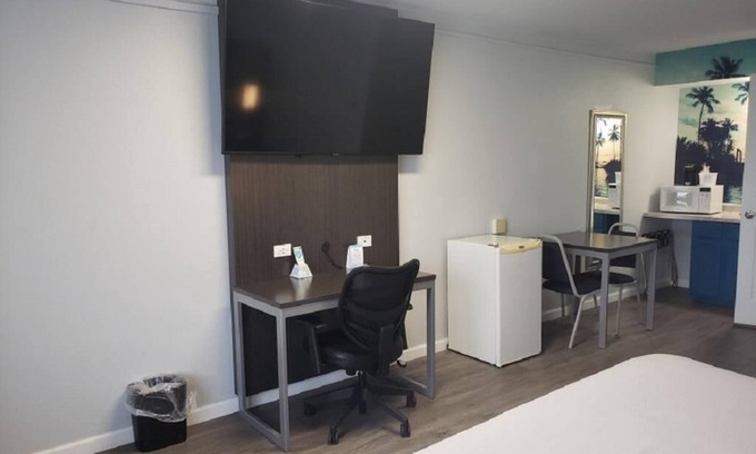 Henderson Apartment | Accessible King Room at Envi Boutique Hotel with Kitchen