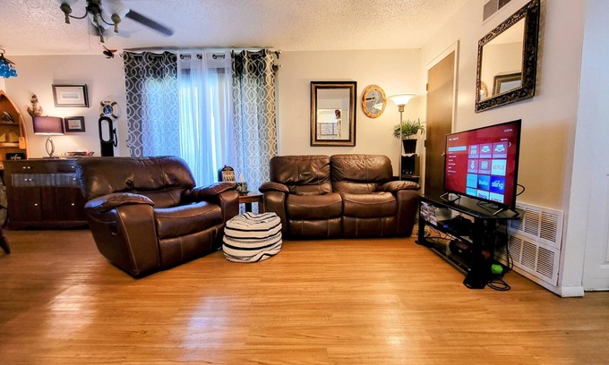 Lawrence House | Relaxing Stay with Massage Chair & King Bed Near KU