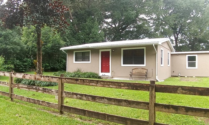 Fellowship House | Pet-Friendly Retreat with King Beds Near Silver Springs