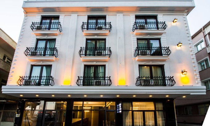 Buyukcekmece Hotel | Convenient King Apart Suites: Family-Friendly with Breakfast