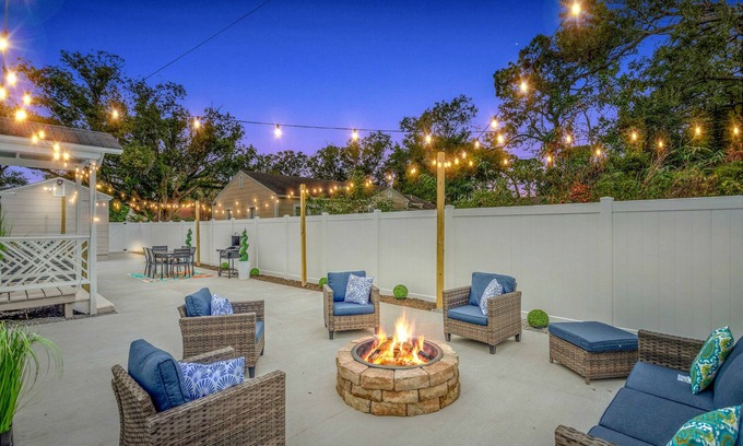 Colonialtown North House | Top-Rated King Bed Cottage with Private Yard & Pet Friendly