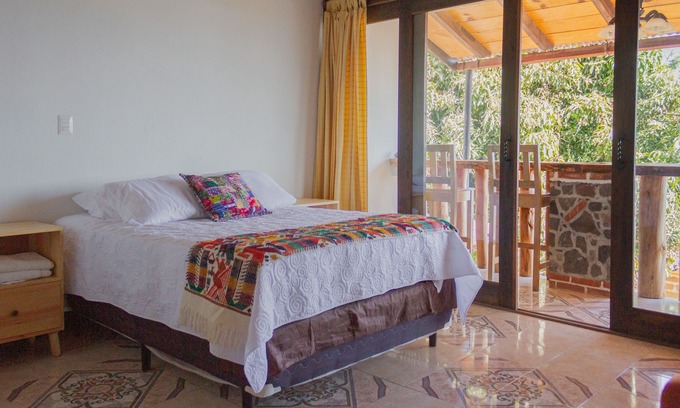 San Pedro La Laguna House | King Bed 3 Bedroom Villa w/ Lake View