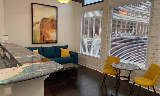 Downtown Greensboro Condo | Downtown Greensboro Retreat with King Bed & Breakfast Included