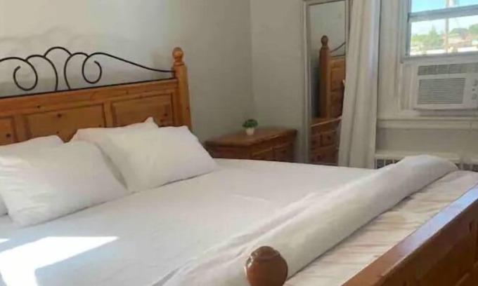 Foxcroft Square Apartment | Comfort and Free Parking at Rhawnhurst Hotel Retreat