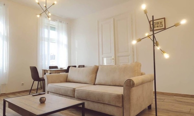 Himmelpfortgrund Apartment | King bed free parking fast wifi pet friendly