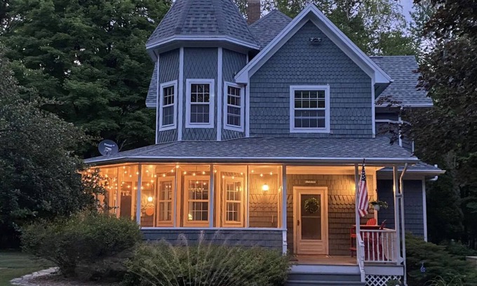 Sister Bay House | Secluded Retreat with Pool, Ocean Views & Full Kitchen
