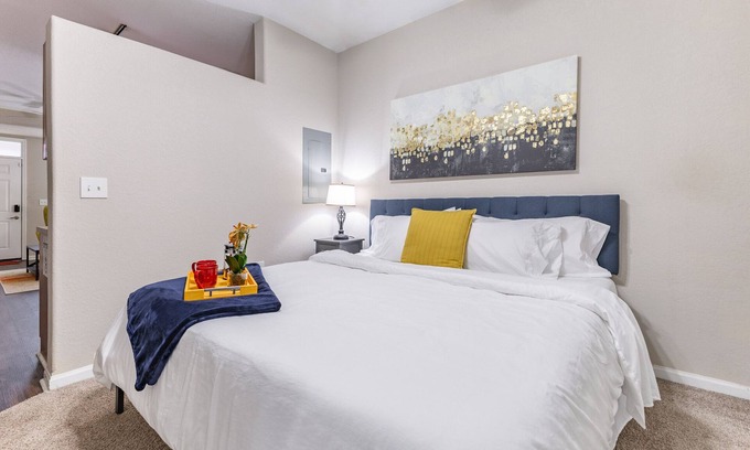 Huntsville Apartment | Comfortable Stay with King Bed, Fast WiFi & Pool Access