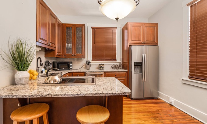 Columbus House | Relaxing King Bed Retreat in Downtown Columbus, MS