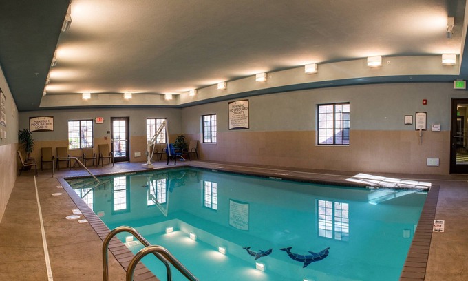 Schererville Condo | Relaxing King Bed Suite with Indoor Pool & Free Breakfast