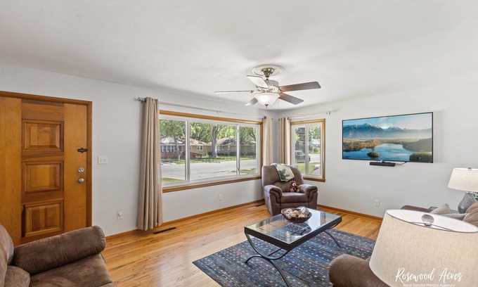Bradley House | Cozy King Bed Retreat with Fenced Backyard & 65" TV
