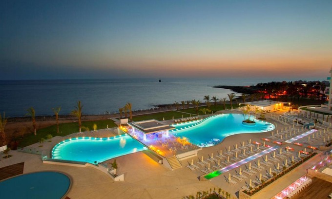 Chlorakas Resort | Delightful King Evelthon Beach Hotel & Resort Experience