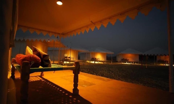Jaisalmer Resort | Desert Camp Adventure: King-of Desert Camp Sam Sand Dunes