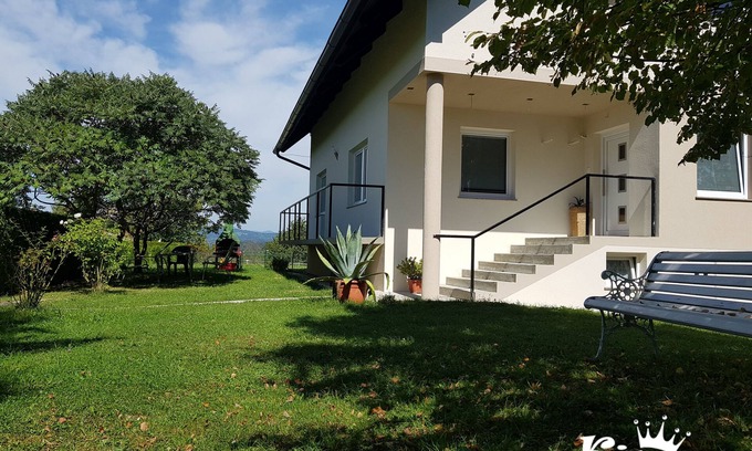 Zagorska Sela Apartment | King of the Hill: Family-Friendly Stay with Pool & Spa