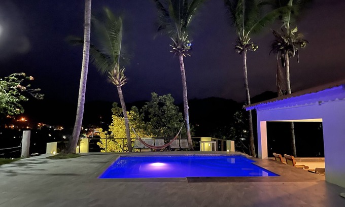 Cambita El Pueblecito House | King Ranch Villas: Hilltop Cabin with Private Hot Tub