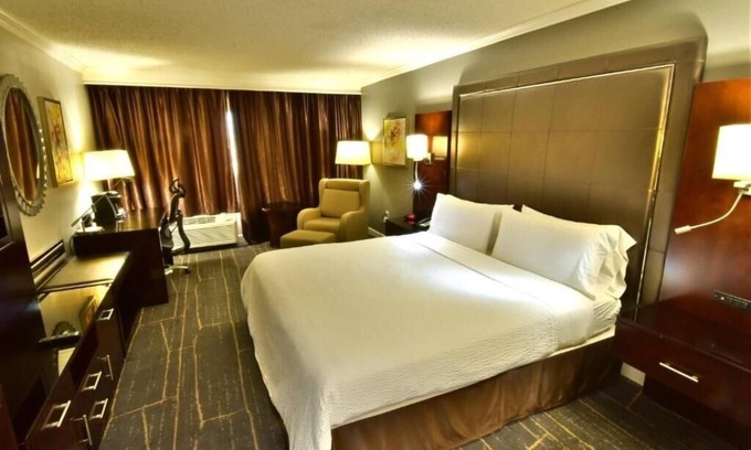 Orlando Apartment | Comfortable King Room Near East Orange Park, Orlando