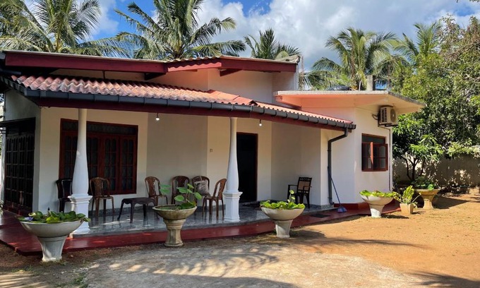 Anuradhapura House | Family-Friendly King's Court Home Stay in Anuradhapura