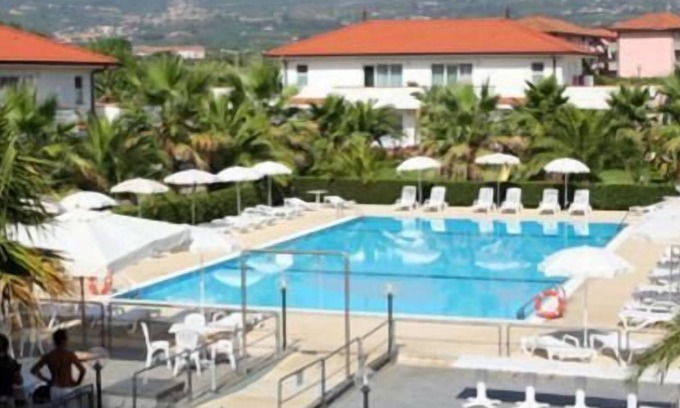 Fondachello Hotel | Relax at King’s House Hotel Resort with Ocean Views & Pool