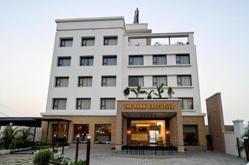 Jamnagar Hotel | Discover Comfort at King's Kraft The Park Executive Hotel