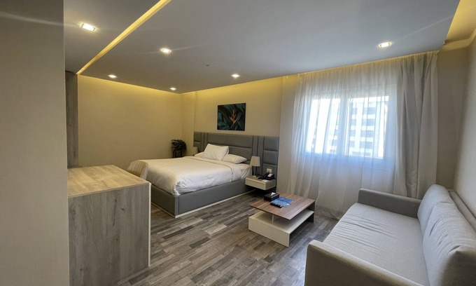 Heliopolis House | Convenient King Studio with Pool, 5 Minutes from Airport