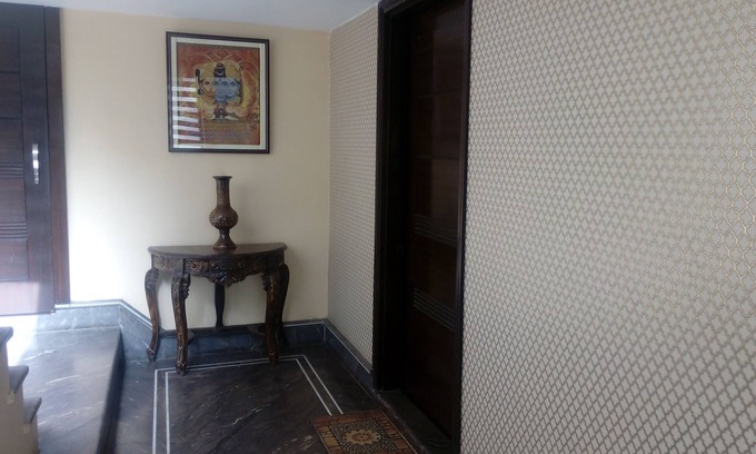 Ludhiana House | Cozy King Style Suite with Attached Drawing Room