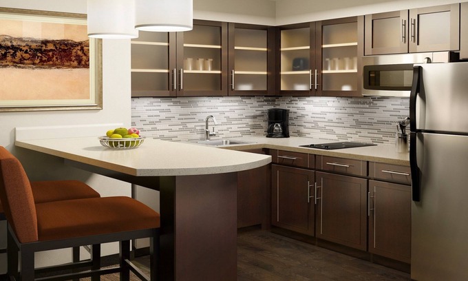 Sterling Heights Condo | King Suite with Breakfast & Indoor Pool Access - Rated 10/10