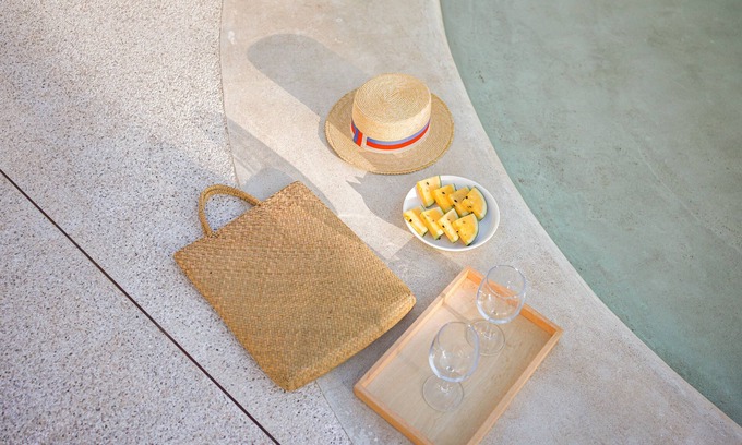 Kampot Hotel | King Suite with Pool View - Perfect for Family Getaways