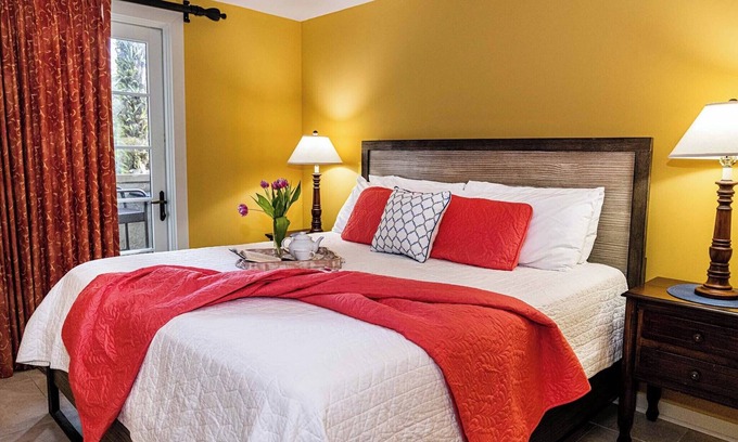 St. Augustine Condo | Stunning Pool View Hotel with Spa & Pet-Friendly Perks