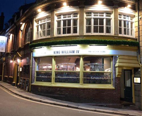 Totnes Hotel | Welcoming King William IV: Pet-Friendly with Breakfast