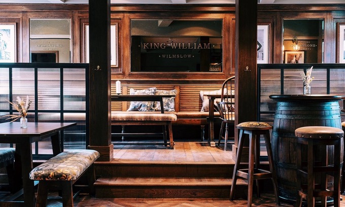Wilmslow Hotel | Comfortable King William Rooms with Breakfast & Family-Friendly