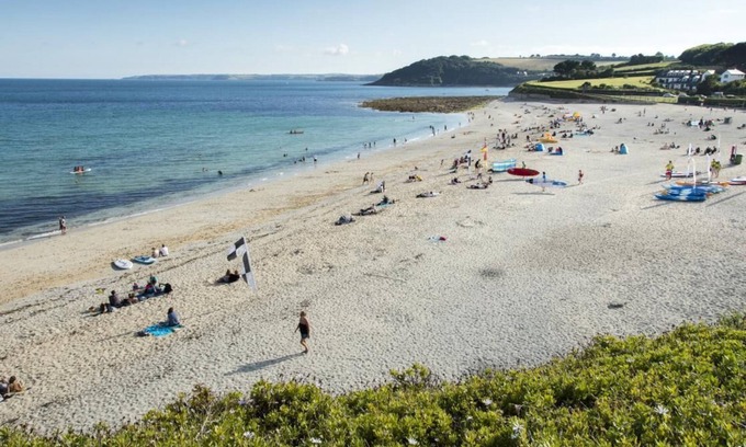 Falmouth House | Pet-Friendly Kingfisher Cottage: Walk to the Beach!
