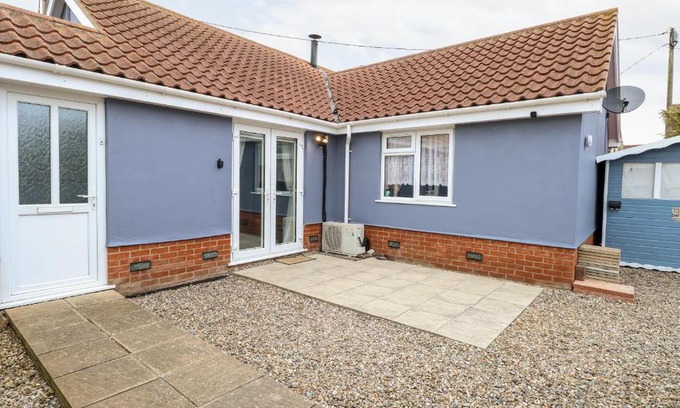 Great Yarmouth House | Pet-Friendly Retreat at Kingfisher Lodge - 4-Star Comfort